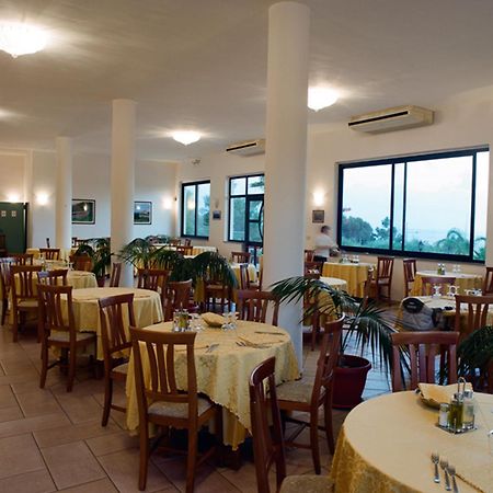 Villaggio Pineta Petto Bianco Capo Vaticano Eksteriør billede