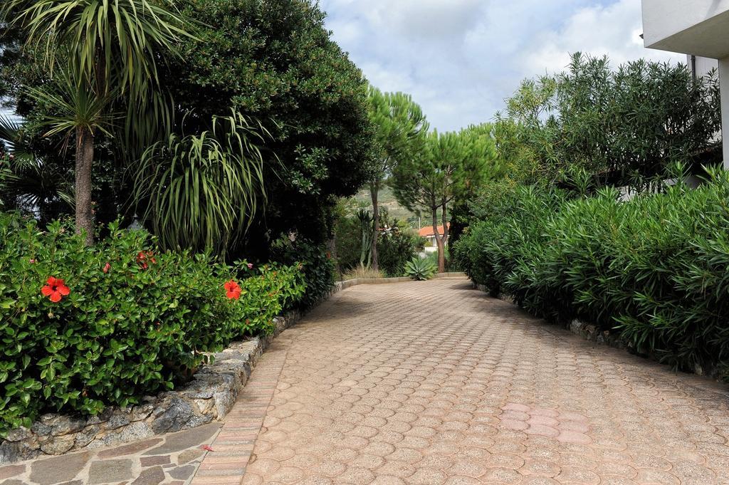 Villaggio Pineta Petto Bianco Capo Vaticano Eksteriør billede
