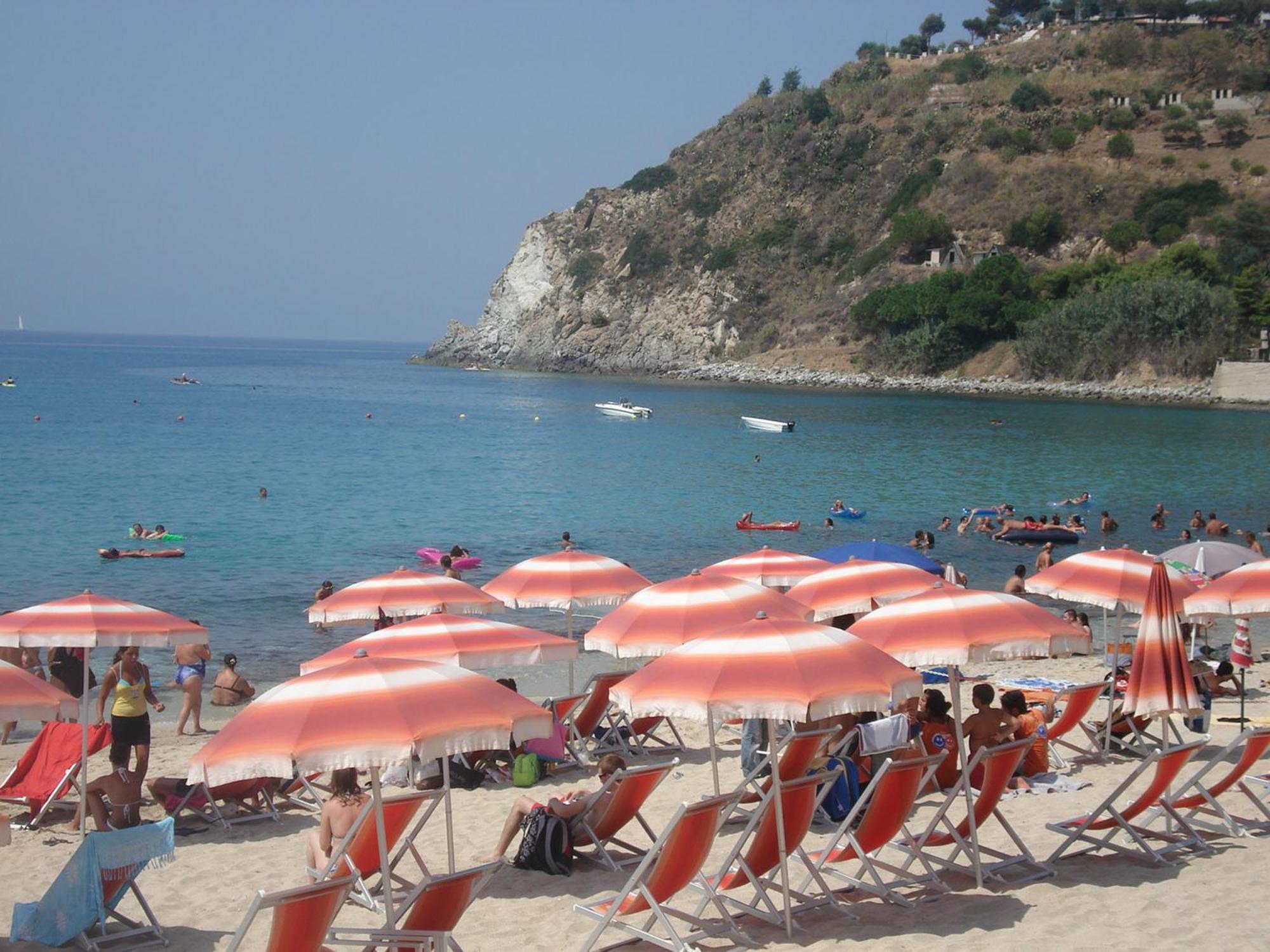 Villaggio Pineta Petto Bianco Capo Vaticano Eksteriør billede