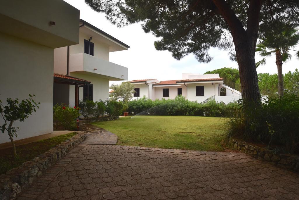 Villaggio Pineta Petto Bianco Capo Vaticano Eksteriør billede