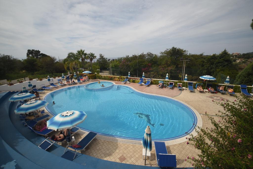 Villaggio Pineta Petto Bianco Capo Vaticano Eksteriør billede
